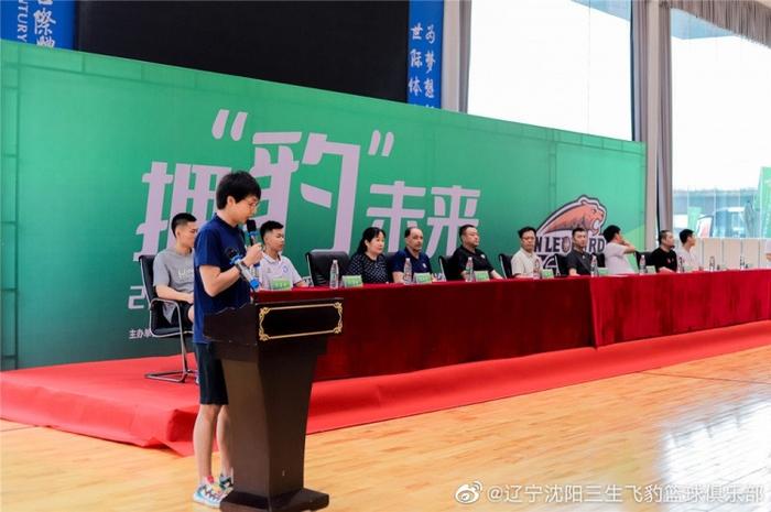 刻苦训练篮球时如何避免受伤的建议_0